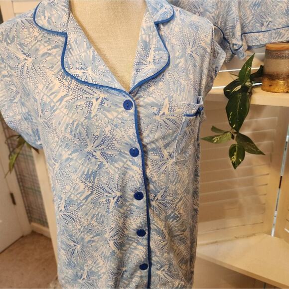 TAHARI SUPER SOFT SHORT PAJAMA SET SIZE MED - Picture 3 of 7